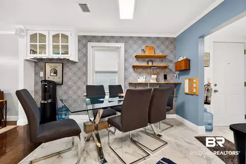 Dining - 5852 University Ave, Mobile, AL 36618 photo 2 of 2