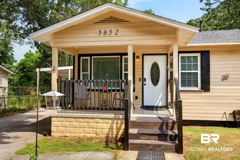 Exterior - 5852 University Ave, Mobile, AL 36618 photo 4 of 11