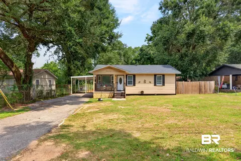 Exterior - 5852 University Ave, Mobile, AL 36618 photo 2 of 11