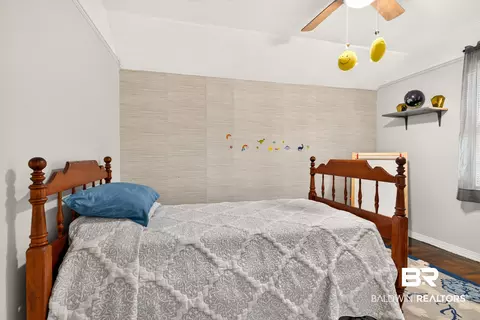 Bedroom - 5852 University Ave, Mobile, AL 36618 photo 7 of 9