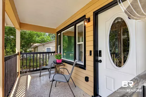 Exterior - 5852 University Ave, Mobile, AL 36618 photo 5 of 11