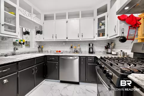 Kitchen - 5852 University Ave, Mobile, AL 36618 photo 1 of 5