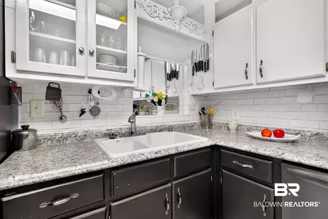 Kitchen - 5852 University Ave, Mobile, AL 36618 photo 2 of 5