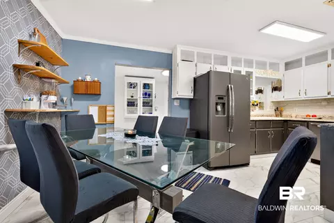 Dining - 5852 University Ave, Mobile, AL 36618 photo 1 of 2