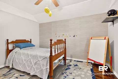 Bedroom - 5852 University Ave, Mobile, AL 36618 photo 8 of 9