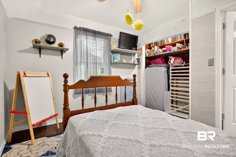 Bedroom - 5852 University Ave, Mobile, AL 36618 photo 9 of 9