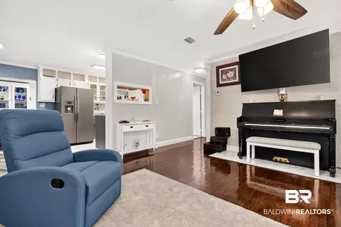 Entry Way - 5852 University Ave, Mobile, AL 36618 photo 1 of 4