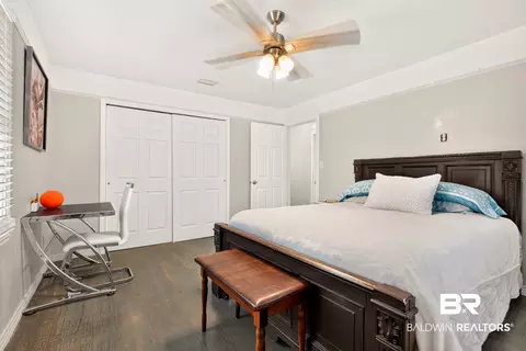 Bedroom - 5852 University Ave, Mobile, AL 36618 photo 5 of 9