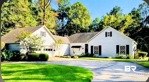 607 Edgewood Dr, Brewton, AL 36426