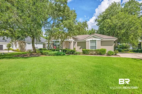 44 Bayside Ct, Gulf Shores, AL 36542