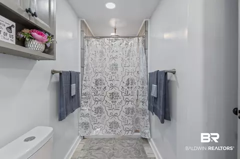 Bath - 1203 Next St, Mobile, AL 36617 photo 3 of 3