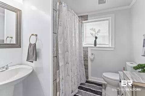 Bath - 1203 Next St, Mobile, AL 36617 photo 1 of 3