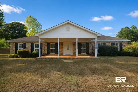 76 Hillcrest Dr, Monroeville, AL 36460
