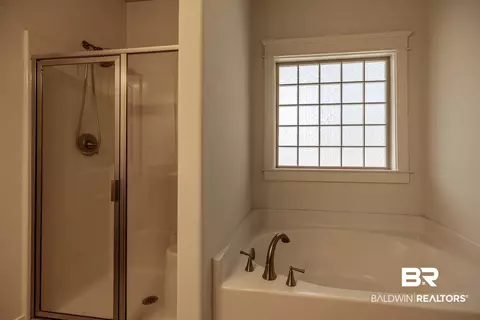 Bath - 26495 Augustine Dr, Daphne, AL 36526 photo 2 of 3