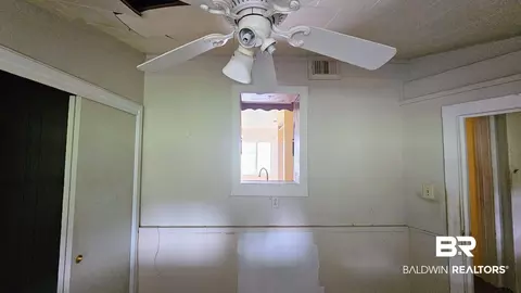 Entry Way - 210 N Beech St, Foley, AL 36535 photo 6 of 6