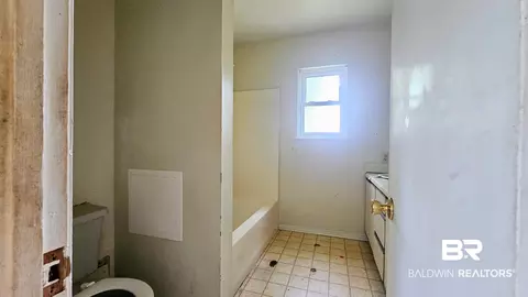 Bath - 210 N Beech St, Foley, AL 36535 photo 4 of 6