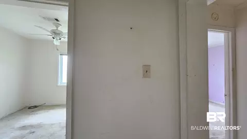 Entry Way - 210 N Beech St, Foley, AL 36535 photo 3 of 6