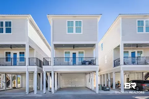 951 W Lagoon Ave #R, Gulf Shores, AL 36542