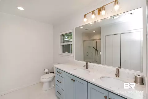 Bath - 620 Tuthill Ln, Mobile, AL 36608 photo 1 of 4