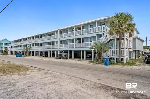 105 E 4th St #12, Gulf Shores, AL 36542