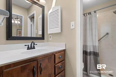 Bath - 1812 Spring Brook Ct, Mobile, AL 36609 photo 1 of 2