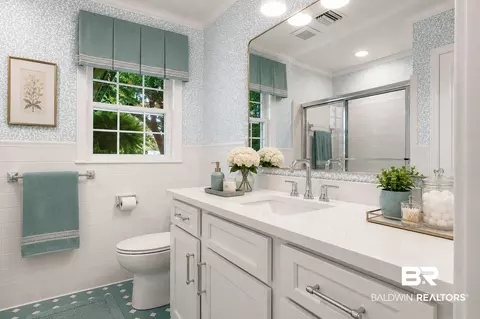 Bath - 604 E Cumberland Rd, Mobile, AL 36608 photo 2 of 2