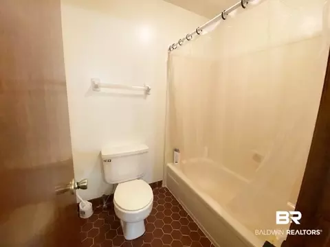 Bath - 6533 Cedar Bend Ct #A, Mobile, AL 36608 photo 2 of 2