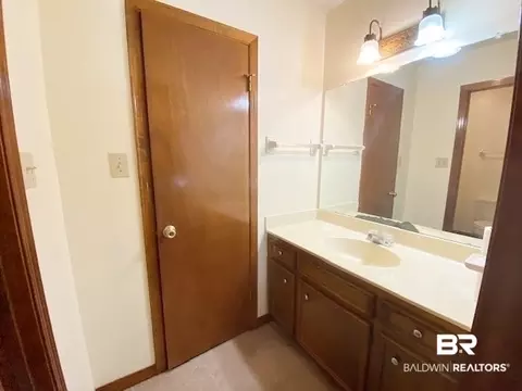 Bath - 6533 Cedar Bend Ct #A, Mobile, AL 36608 photo 1 of 2