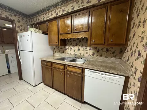 Kitchen - 6533 Cedar Bend Ct #A, Mobile, AL 36608 photo 5 of 5
