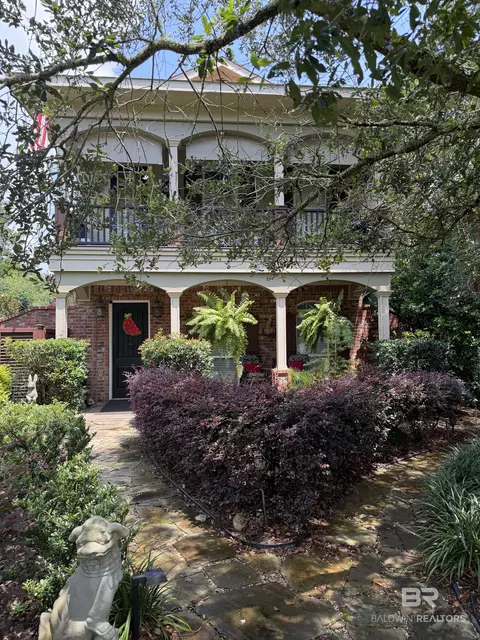 365 S Section St, Fairhope, AL 36532