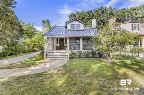 155 Pier Ave, Fairhope, AL 36532