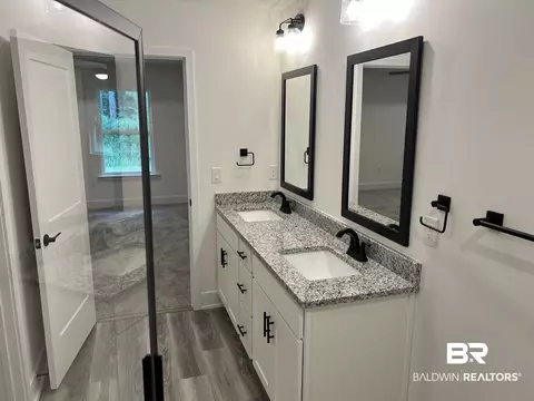 Bath - 620 Mayflower Dr, Foley, AL 36535 photo 5 of 5