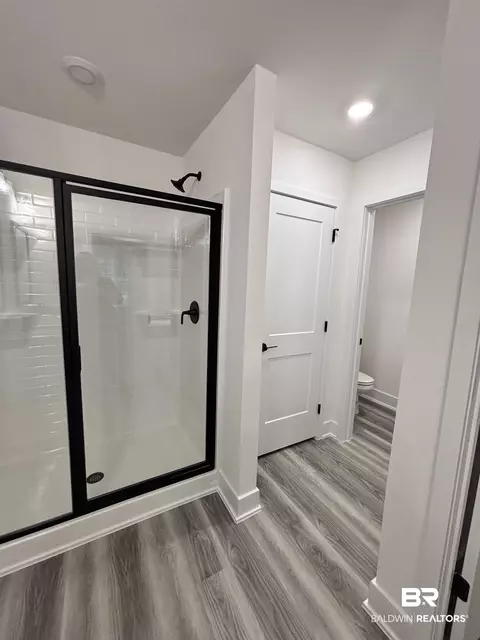 Bath - 620 Mayflower Dr, Foley, AL 36535 photo 3 of 3