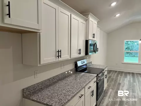 Kitchen - 620 Mayflower Dr, Foley, AL 36535 photo 2 of 3