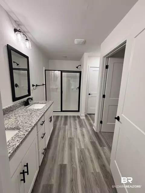 Bath - 620 Mayflower Dr, Foley, AL 36535 photo 2 of 3