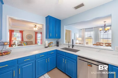 Kitchen - 106 Avon Cir, Daphne, AL 36526 photo 4 of 6