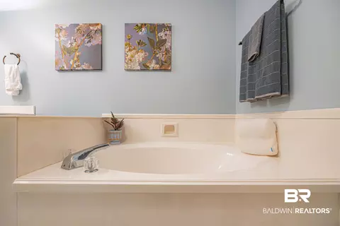 Bath - 106 Avon Cir, Daphne, AL 36526 photo 4 of 5