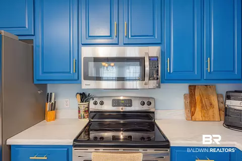 Kitchen - 106 Avon Cir, Daphne, AL 36526 photo 5 of 6
