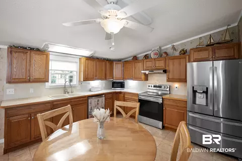 Kitchen - 483 Elberta Loop, Lillian, AL 36549 photo 3 of 4