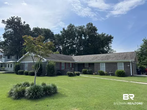 57 N Ingleside St, Fairhope, AL 36532