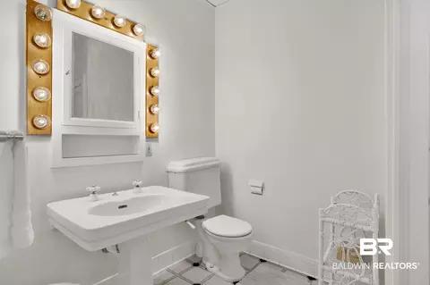 Bath - 210 Lanier Ave, Mobile, AL 36607 photo 1 of 7