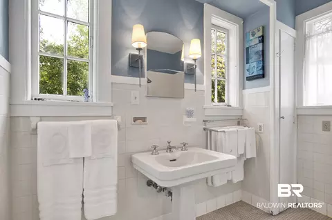 Bath - 210 Lanier Ave, Mobile, AL 36607 photo 3 of 7