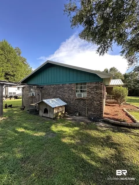 Exterior - 30385 State St, Elberta, AL 36530 photo 3 of 21