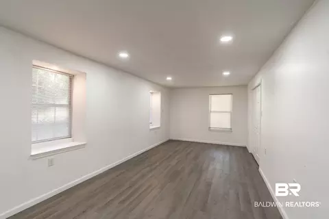 Living - 4359 Antares Ln, Mobile, AL 36693 photo 4 of 5