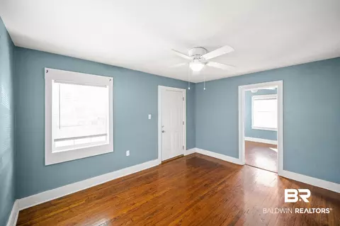 Living - 554 Mohawk St, Mobile, AL 36606 photo 1 of 1