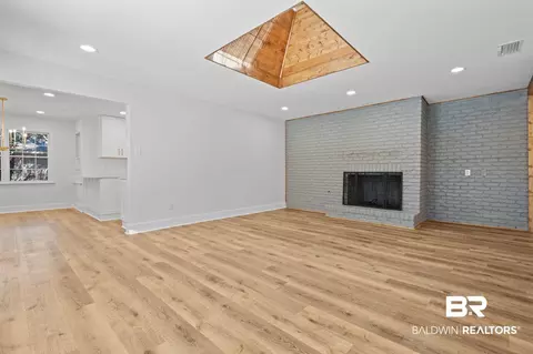 Living - 1908 Bent Tree Ct, Mobile, AL 36609 photo 1 of 6