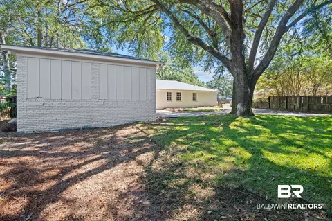 Exterior - 1908 Bent Tree Ct, Mobile, AL 36609 photo 4 of 5