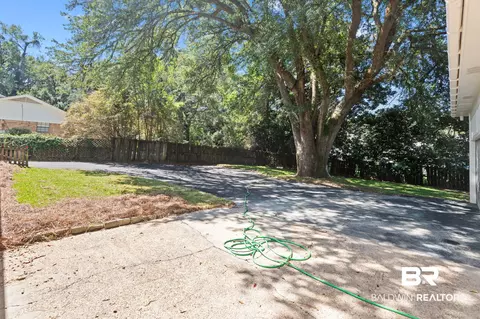 Exterior - 1908 Bent Tree Ct, Mobile, AL 36609 photo 3 of 5