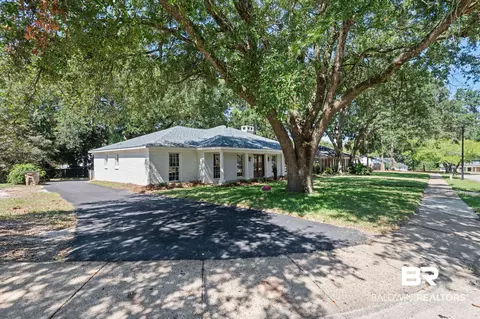 Exterior - 1908 Bent Tree Ct, Mobile, AL 36609 photo 2 of 5