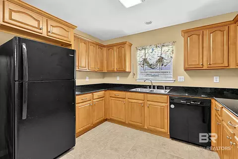Kitchen - 24909 Steadfast Ct, Daphne, AL 36526 photo 4 of 7